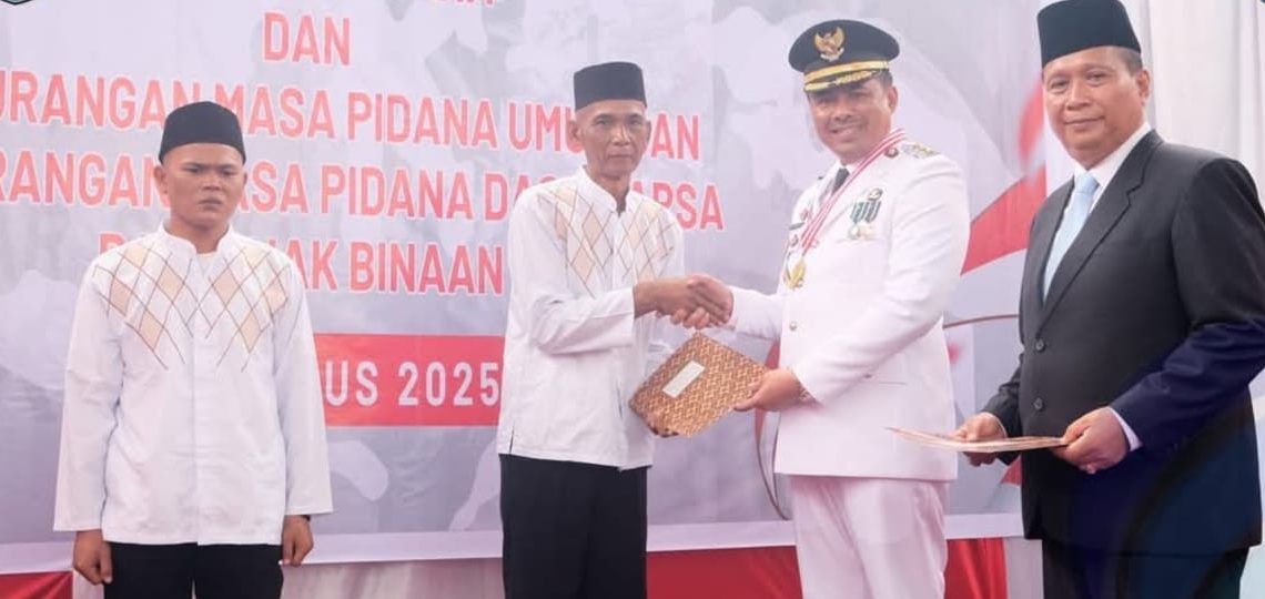 HUT ke-80 Kemerdekaan RI, Bupati OKU Selatan Berikan Remisi Warga Binaan Lapas Kelas IIB Muaradua