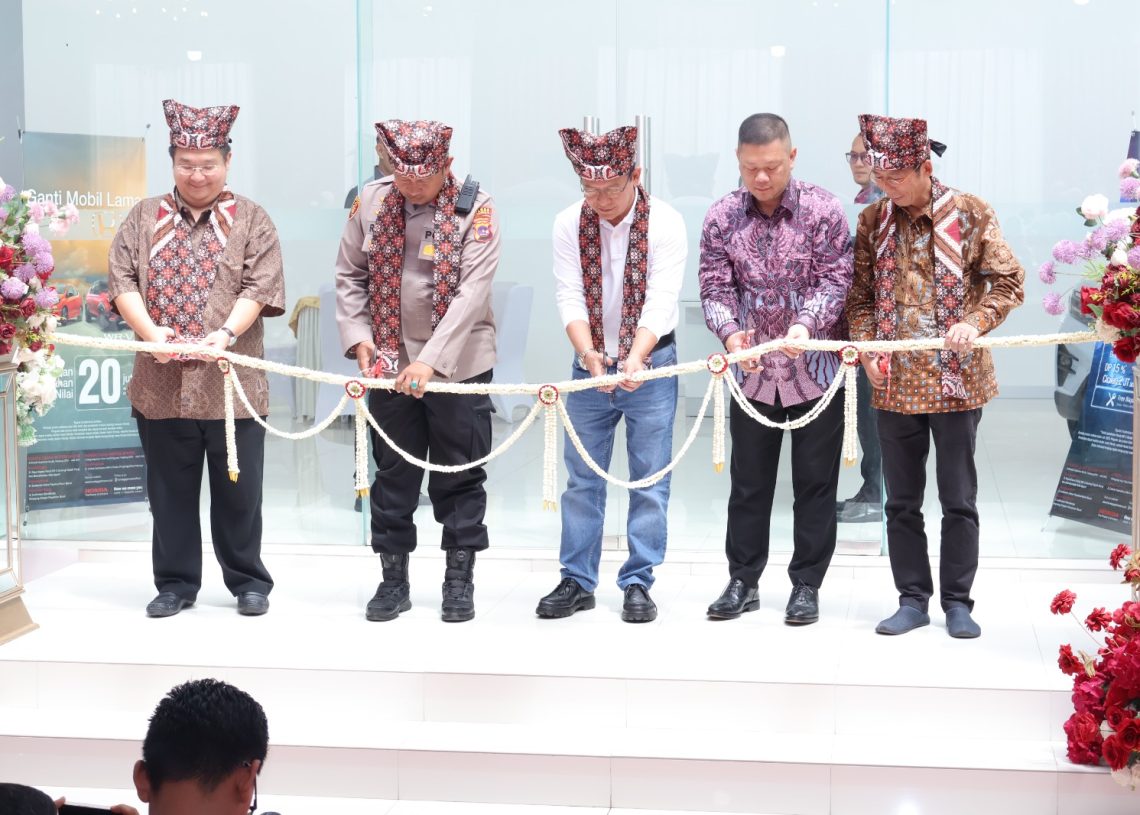 Wali Kota Zulmaeta Hadir Dalam Peresmian Gedung Baru Branch Dealer Honda Gajah Motor Payakumbuh