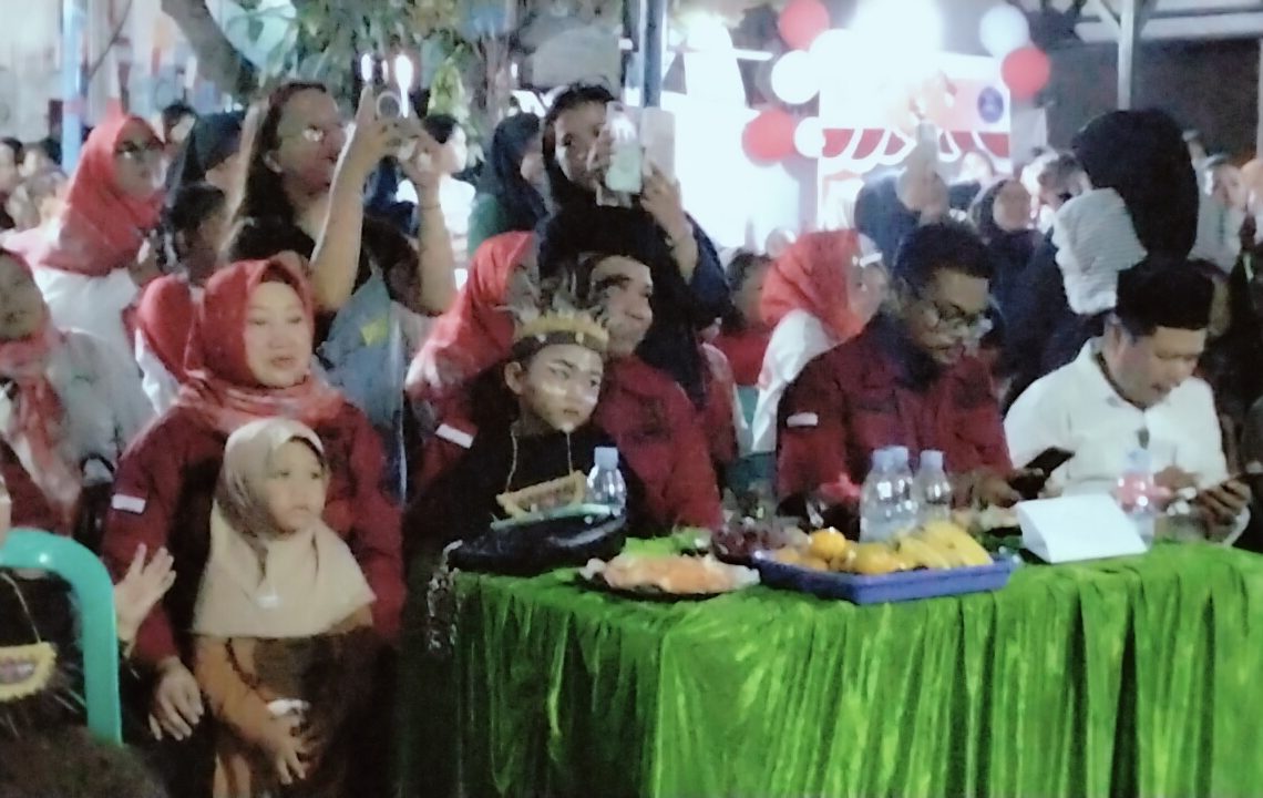 Semangat Kebersamaan Warnai Puncak HUT ke-80 RI di Cengkareng Timur