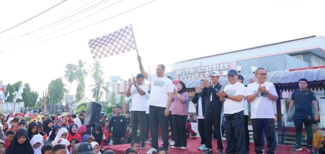 Bupati dan Wakil Bupati OKU Selatan Ikuti Jalan dan Senam Sehat Gebyar QRIS-PeKA