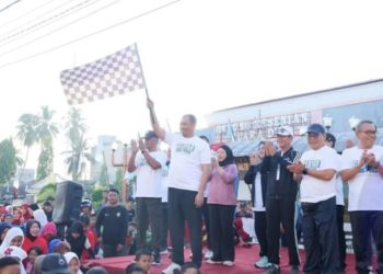 Bupati dan Wakil Bupati OKU Selatan Ikuti Jalan dan Senam Sehat Gebyar QRIS-PeKA