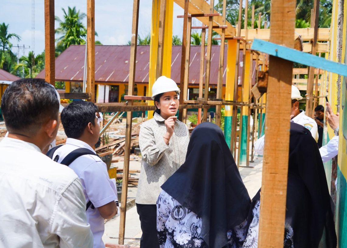 Revitalisasi 23 Sekolah Senilai Rp 28 Miliar, Bupati Annisa Tinjau Langsung Progres di Lapangan