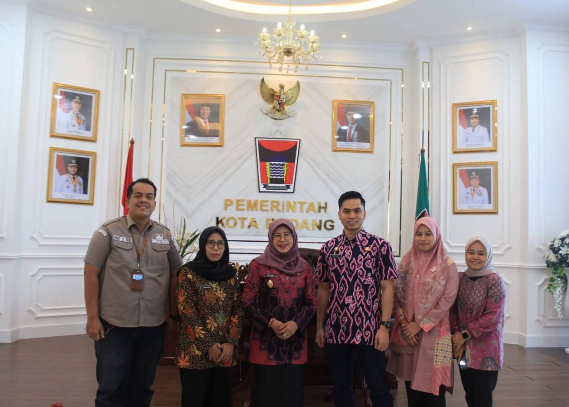 Wabup Dharmasraya Leli Arni Konsultasi dengan Wawako Padang, Bahas Penguatan Majelis Taklim