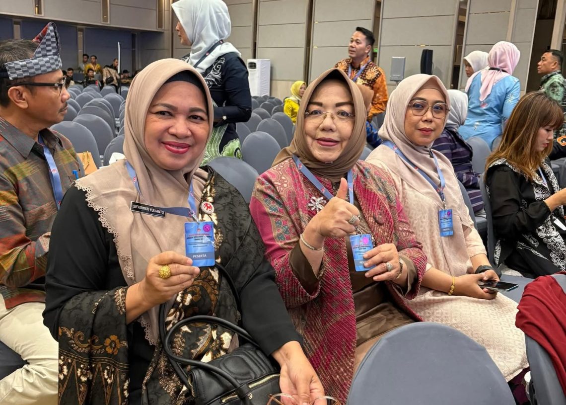 Ketua Dekranasda Dharmasraya Hadiri Rakernas Dekranas 2025 di Jakarta