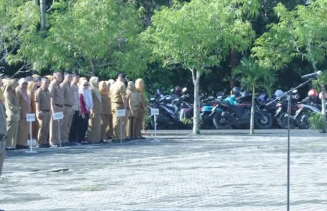 Bupati Abusama Pimpin Apel Gabungan di Lingkungan Pemkab OKU Selatan