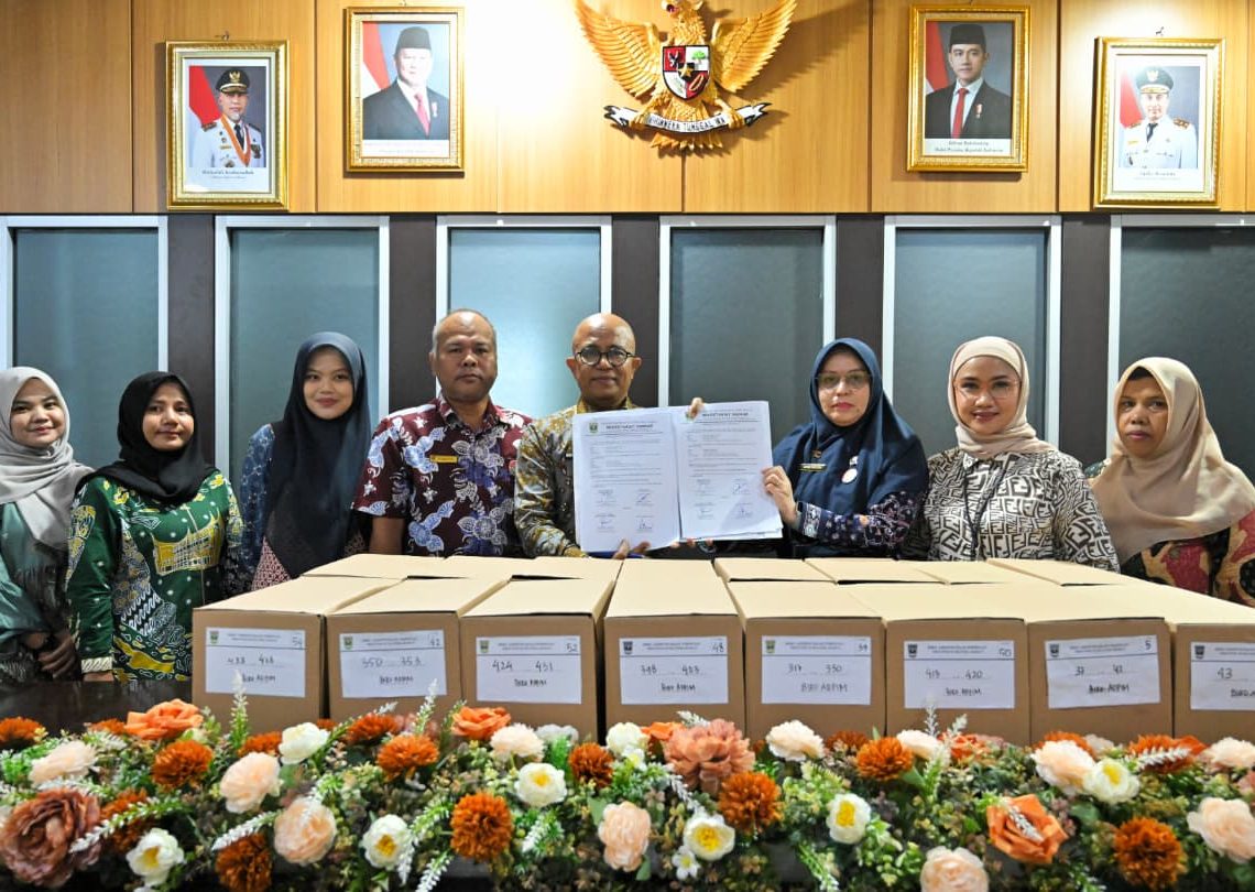 Perkuat Tata Kelola Kearsipan, Biro Adpim Serahkan 55 Box Arsip Inaktif ke Biro Umum