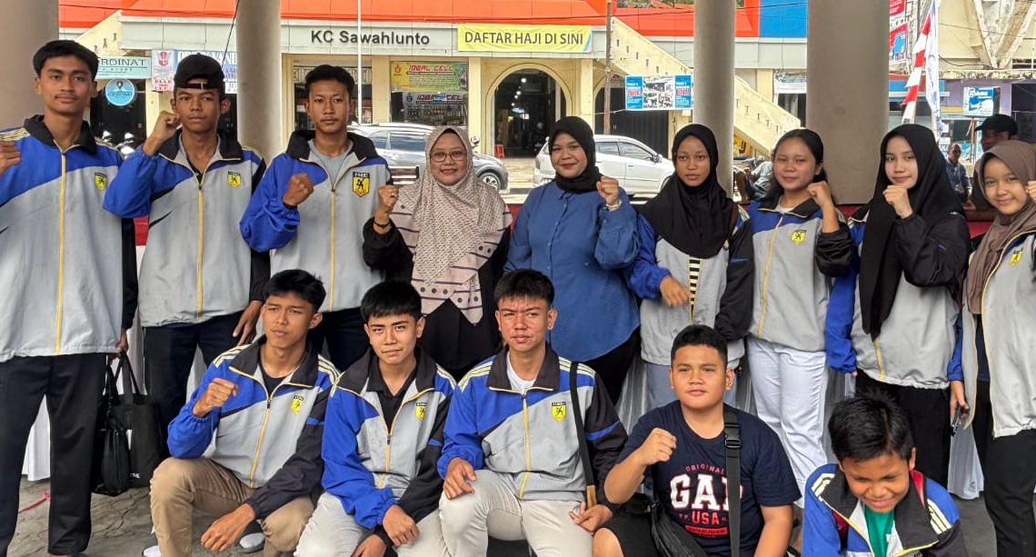Atlet Karate FORKI Kota Sawahlunto Belaga Kejuaraan Karate Shukaido Open Series I di Padang