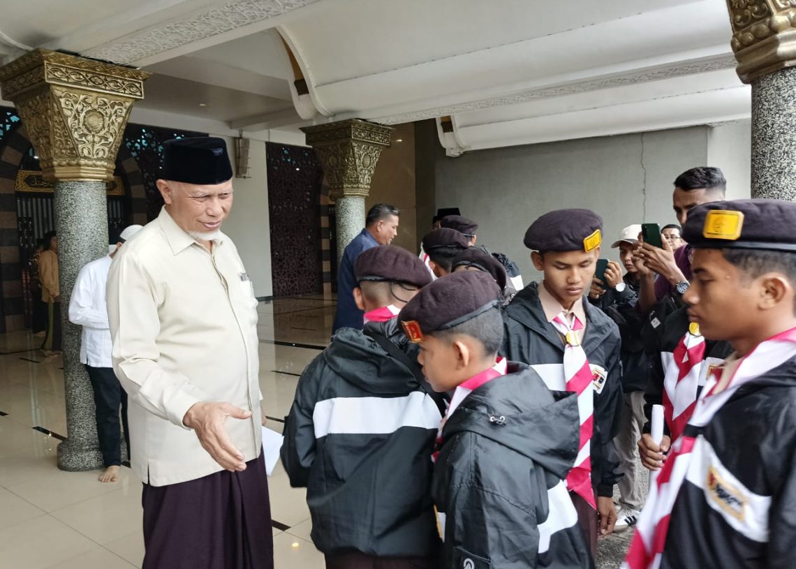Lepas Kontingen Sumbar Ikuti WMSJ, Gubernur Sumbar Berpesan Jaga Marwah Minangkabau