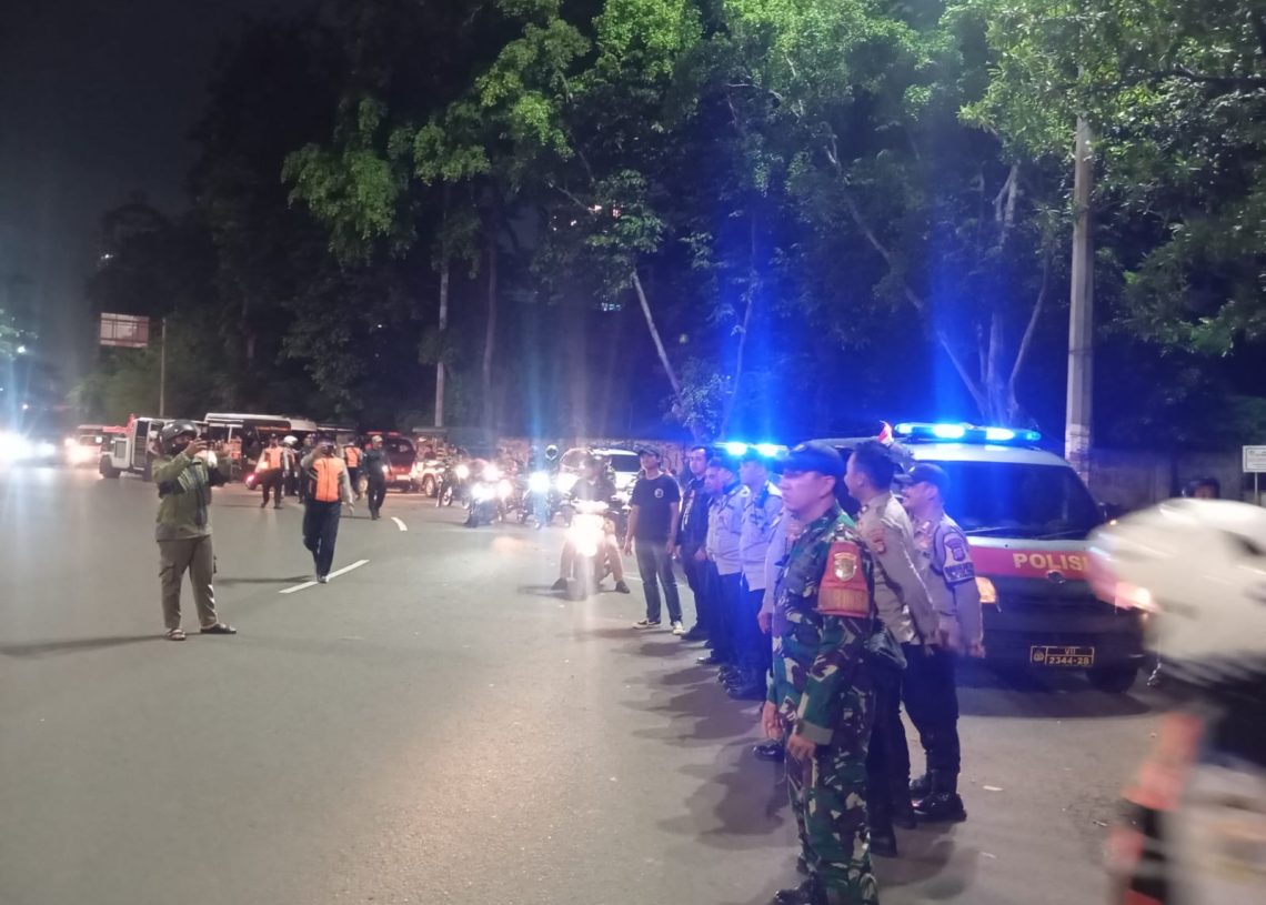 Tingkatkan Keamanan Wilayah, Babinsa Koramil 07/Kemayoran Gelar Patroli Bersama Tiga Pilar dan Komponen Pendukung