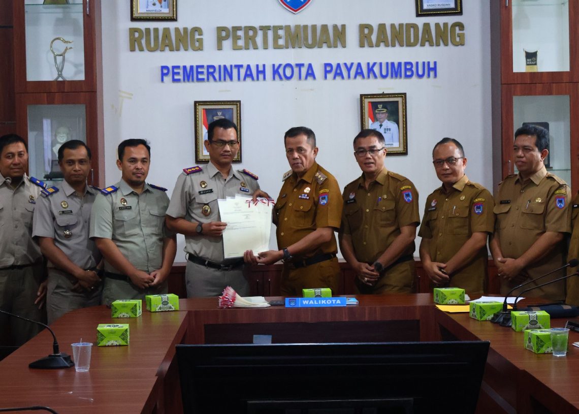 Pemerintah Payakumbuh Terima Sertifikasi Secara Simbolis Aset Tahun 2025 dari Badan Pertanahan Nasional
