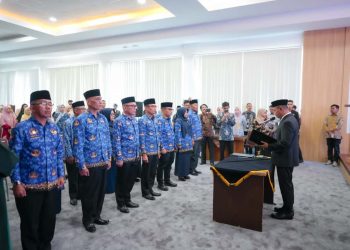 Bupati Jon Firman Pandu Lantik Pejabat Pimpinan Tinggi Pratama di Lingkungan Pemkab Solok