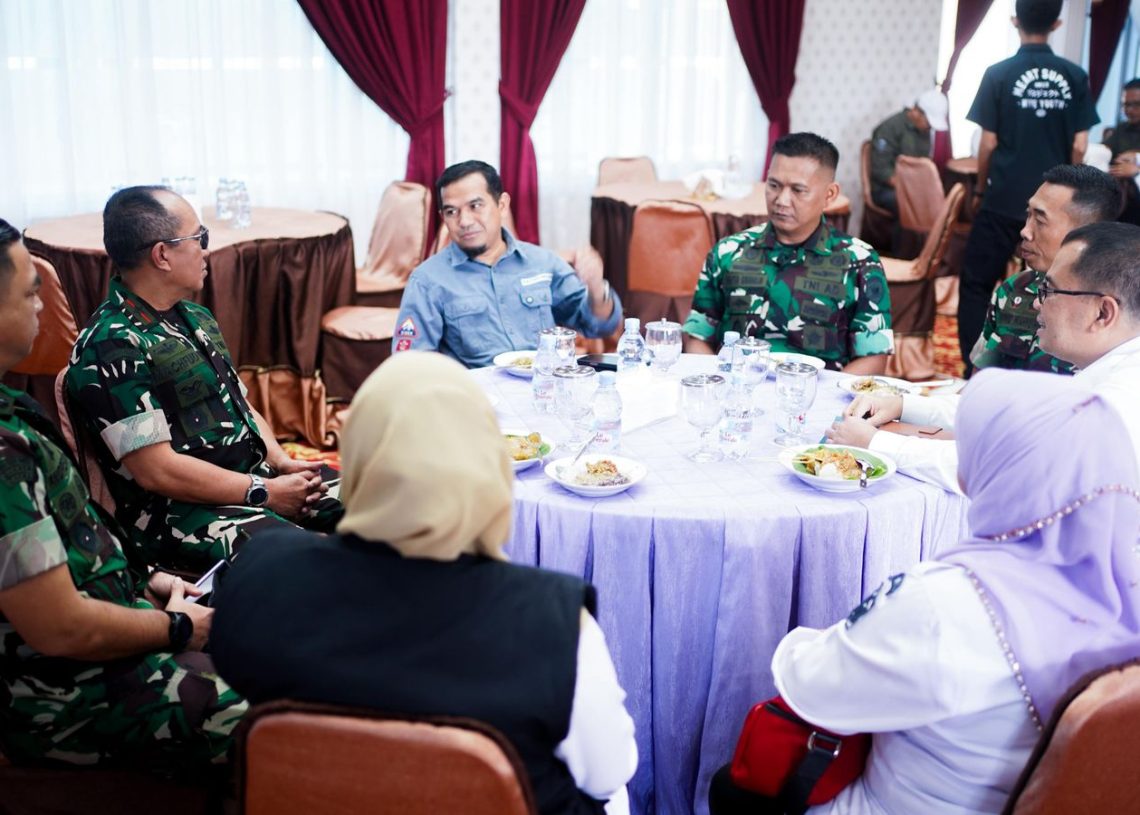 Danrem 032 Wirabraja dan Wakil Bupati Solok Tinjau Lokasi Pembangunan Makorem Baru di Batang Barus