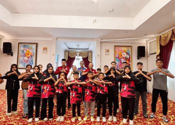 Wabup Candra Lepas Atlet Wushu yang akan Berlaga di Kejurprov Sumbar