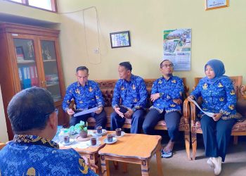 Pastikan Pelayanan Publik Terpenuhi di Wilayah Perbatasan, Sekda Madison Kunjungi Kantor Camat X Koto Diatas