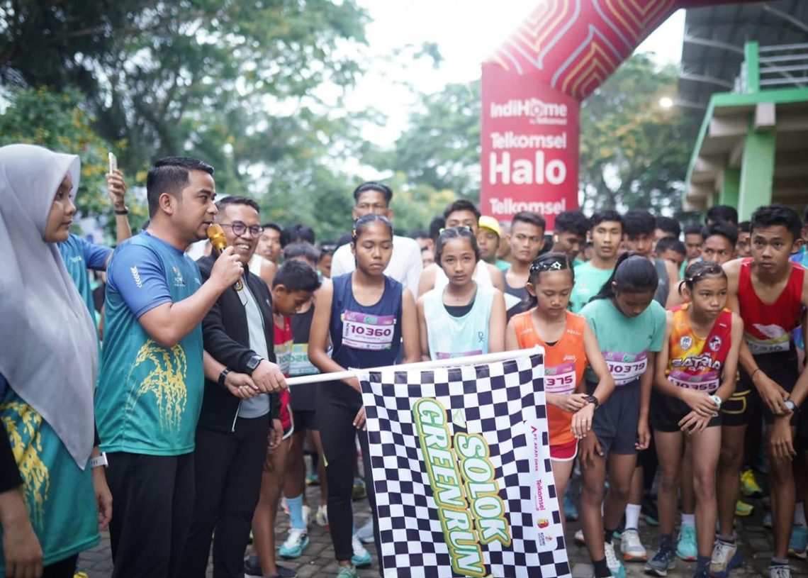 Walikota Ramadhani Lepas Ratusan Peserta Solok Green Run 10K