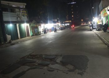 Jalan Benda Raya Tangerang Rusak Parah dan Gelap Gulita, Warga Keluhkan Lambatnya Respons Pemerintah