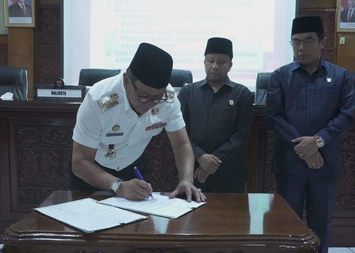 Pemko Bukittinggi dan DPRD Setujui Perda SPBE dan RPPLH, R-APBD Perubahan 2025 Dihantarkan