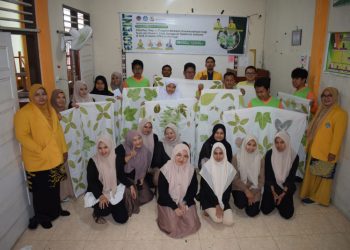 UNP Latih Guru dan Peserta Didik Autisme di Bukittinggi melalui Ecoprint Berbasis Kewirausahaan