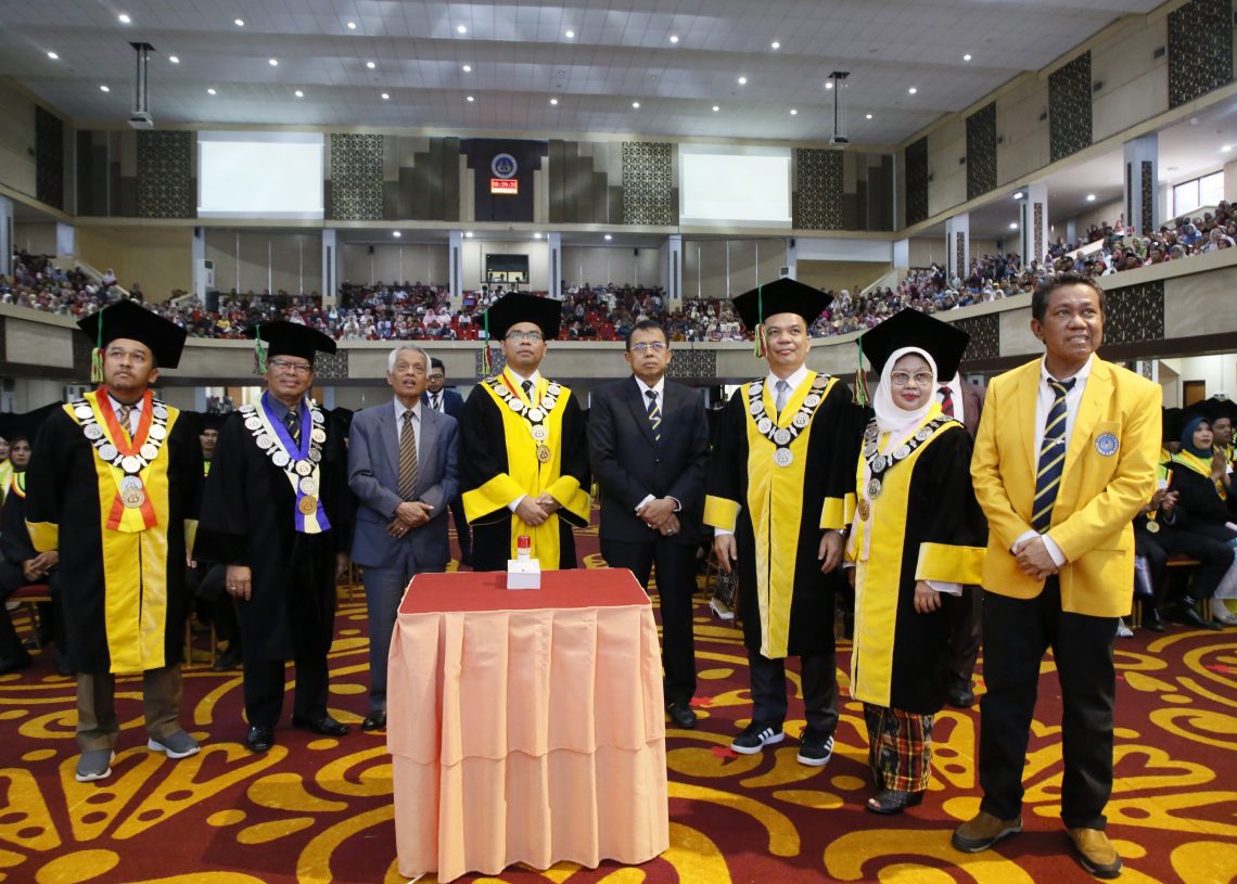 Resmi, UNP Luncurkan Logo Dies Natalis ke-71 pada Wisuda 140 Hari Ketiga