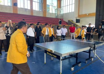 Dalam Rangka Dies 71 UNP, Rektor Ir. Krismadinata Resmi Membuka Turnamen Floorball dan Tenis Meja