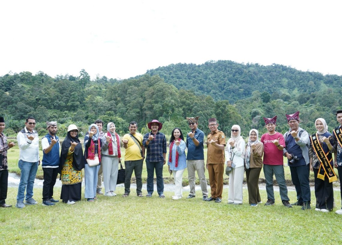 Kemenpar Tinjau Potensi Wisata Batang Aie Kampung Koto di Kayu Tanam