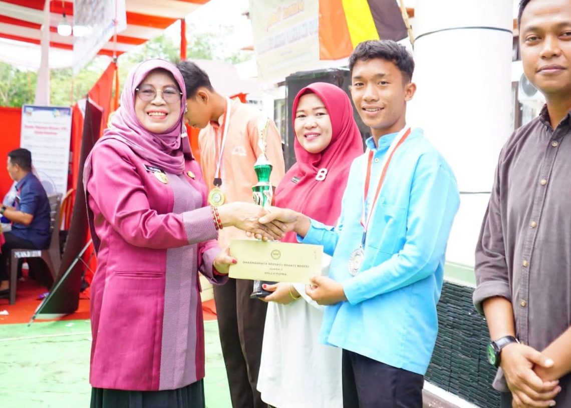 SMPN 1 Koto Baru dan SMPN 3 Koto Salak Raih Juara Voli Dharmasraya Bersatu Bhakti Negeri