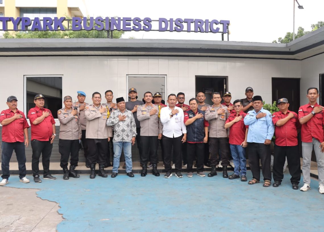 Perkuat Sinergi Kamtibmas, Kapolres Metro Jakarta Barat Sambangi RW 14 Cengkareng Timur