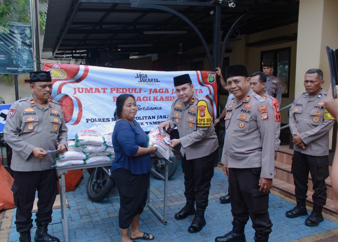 Polsek Tambora Gelar “Jum’at Peduli – Jaga Jakarta Berbagi Kasih”