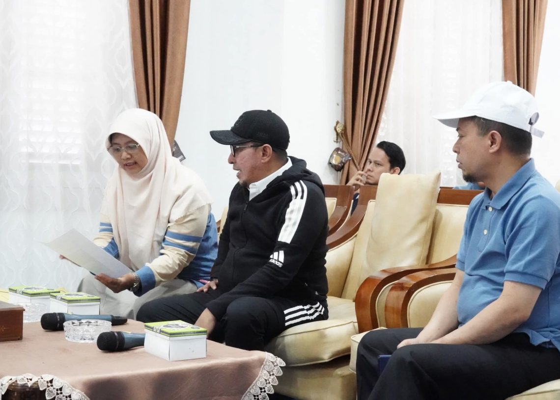 Bupati Tanah Datar Terima Bantuan Sapi Kurban Presiden Prabowo Seberat 1,1 Ton