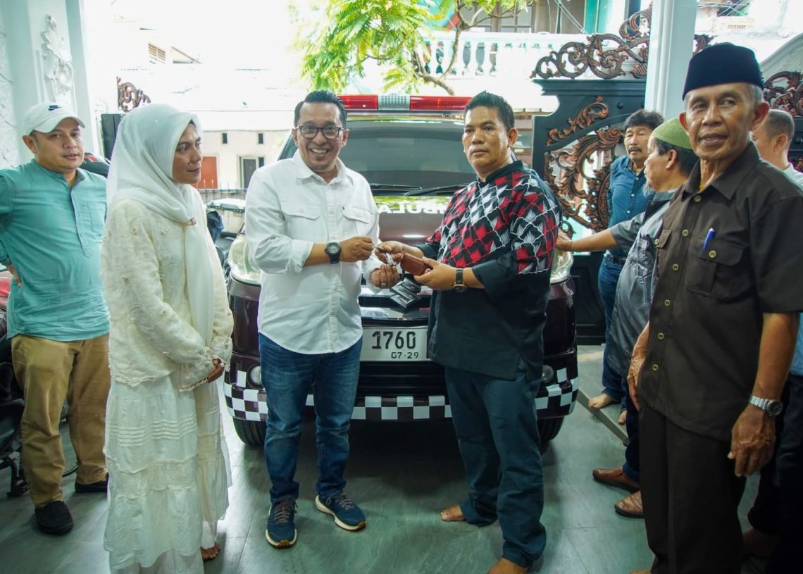 Perantau IKKS Serahkan Ambulance, Bupati :Terima Kasih, Ini Sejalan dengan Program Pemeritah Daerah