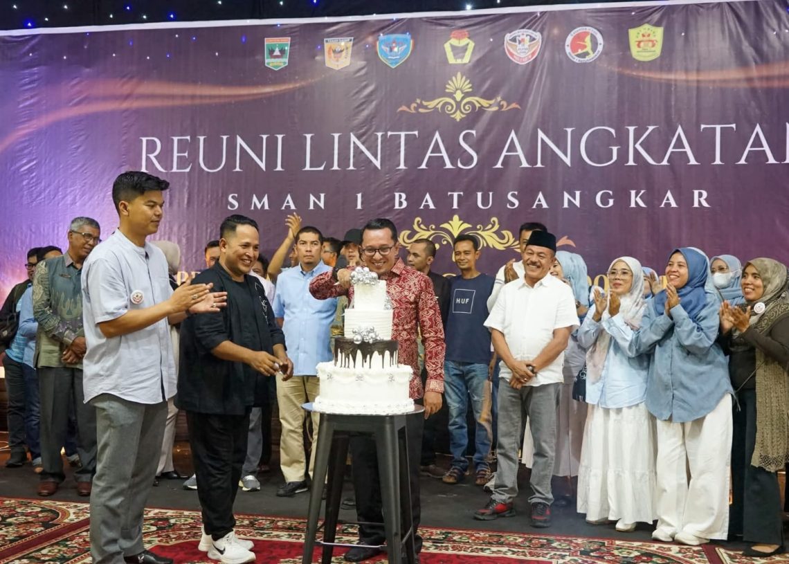 Bupati Tanah Datar Apresiasi Reuni Lintas Angkatan SMANSA Batusangkar