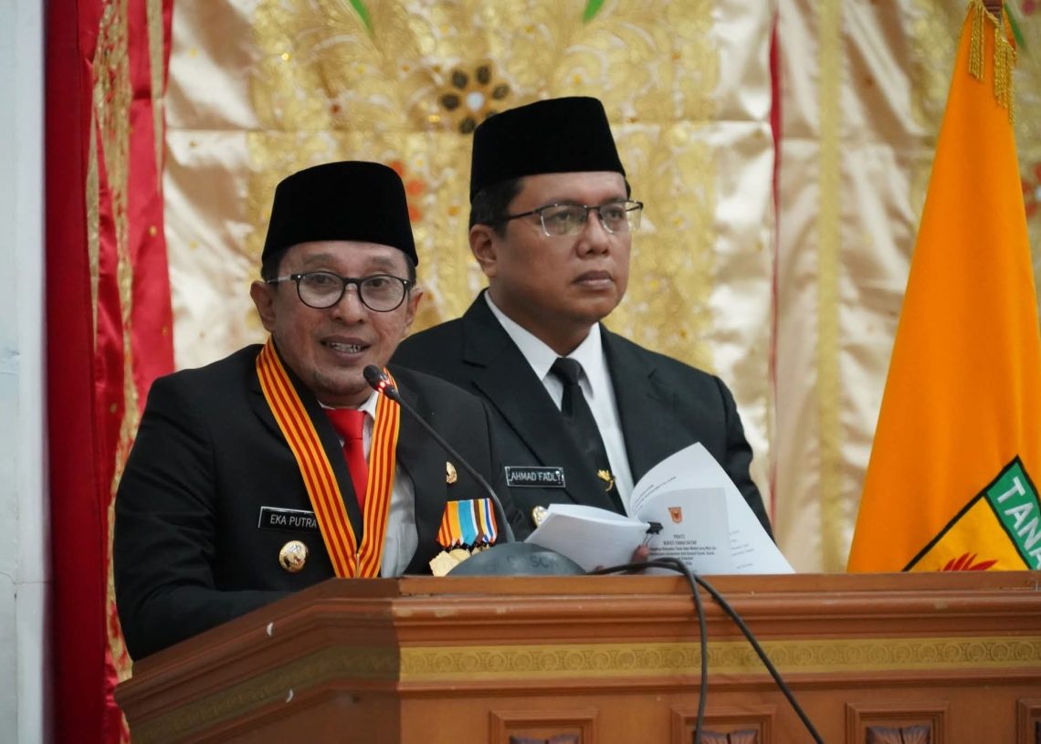 Bupati dan Wakil Bupati Periode 2025-2030 Sampaikan Visi dan Misi Kabupaten Tanah Datar saat Paripurna DPRD