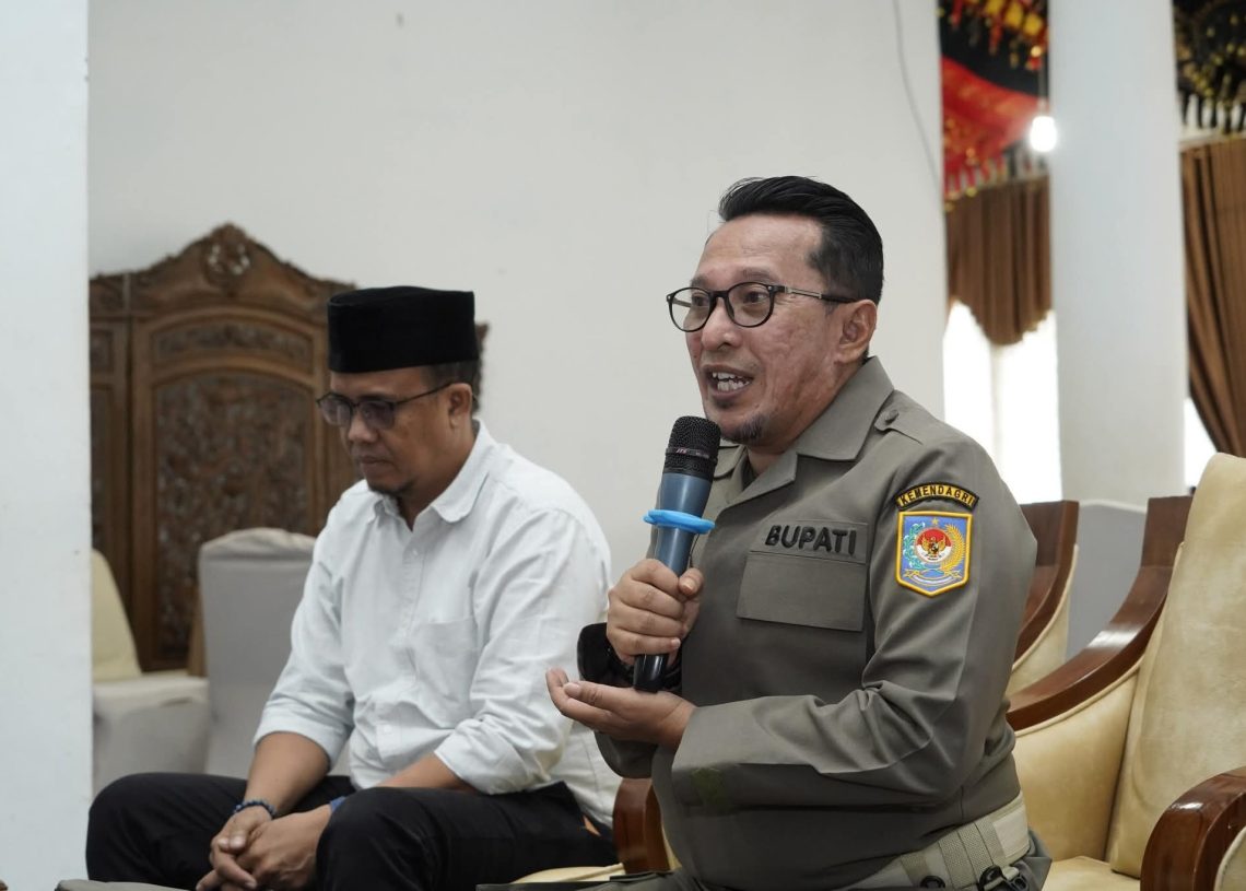 Bupati Tegas Akan Carikan Solusi Masalah Secara Bertahap saat Audiensi Bersama Perwakilan Pedagang Pasar
