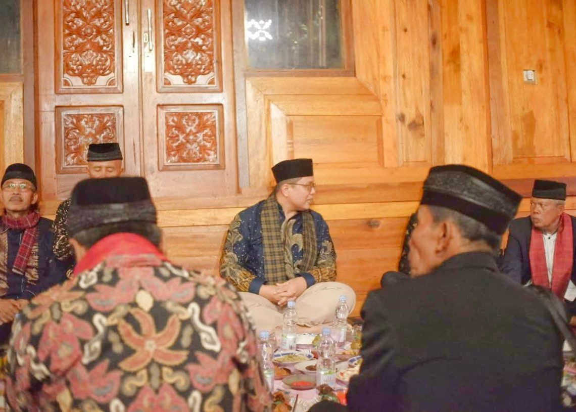 Wabup Sampaikan Tekad Terus Bangun Tanah Datar saat Buka Bersama Pengurus LKAAM