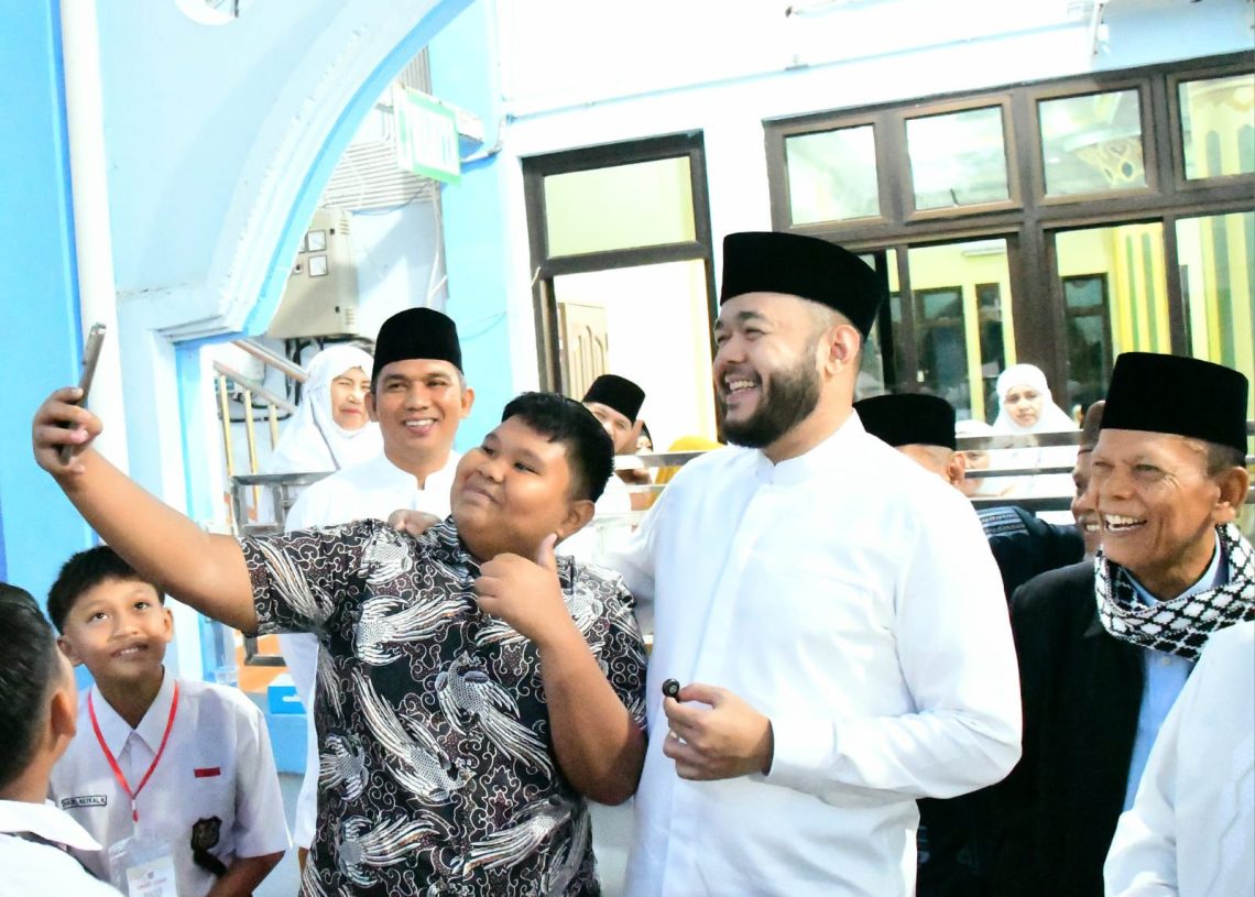 Wali Kota Fadly Amran Resmikan Program Smart Surau di Padang