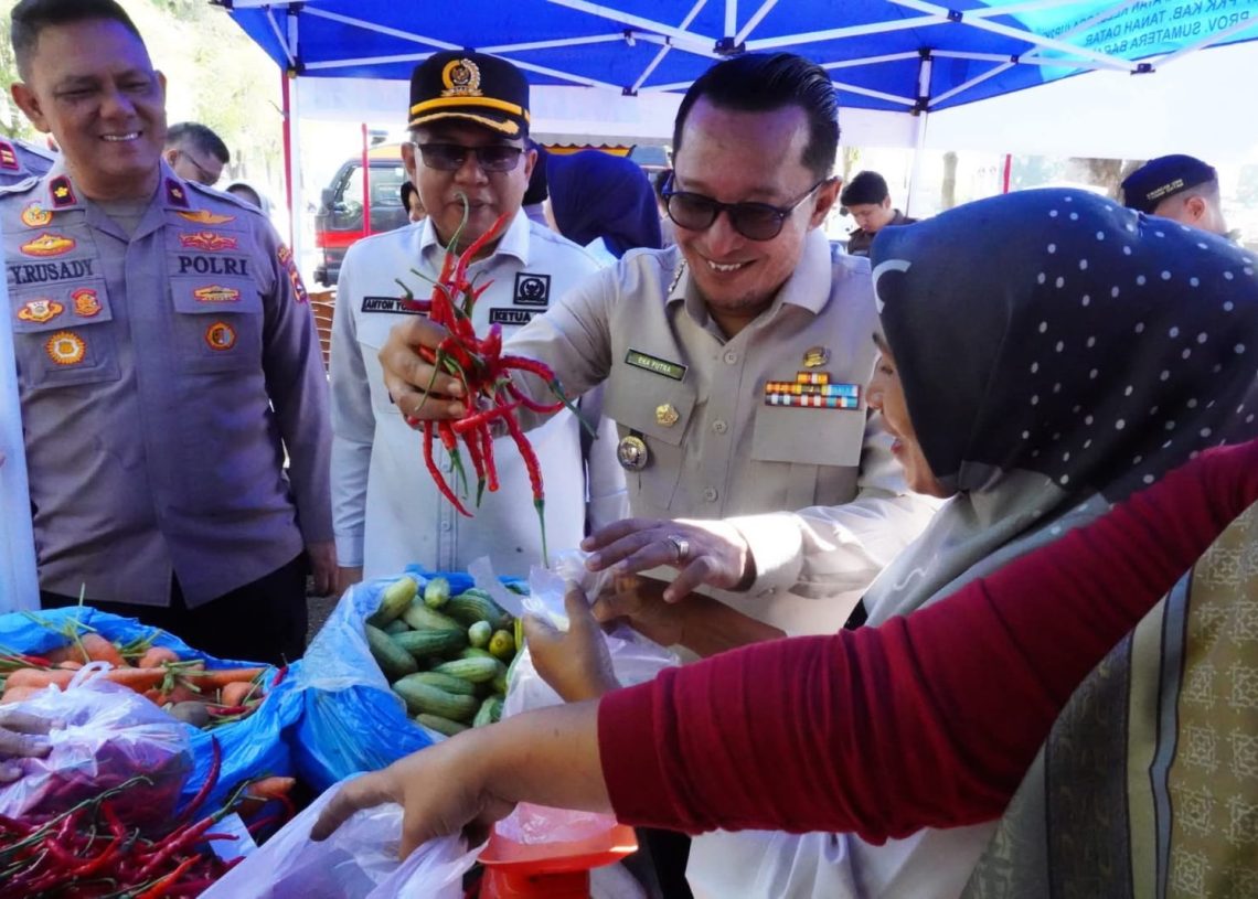 Polres Tanah Datar Gelar Gerakan Pangan Murah, Bupati Tanah Datar Sangat Mendukung
