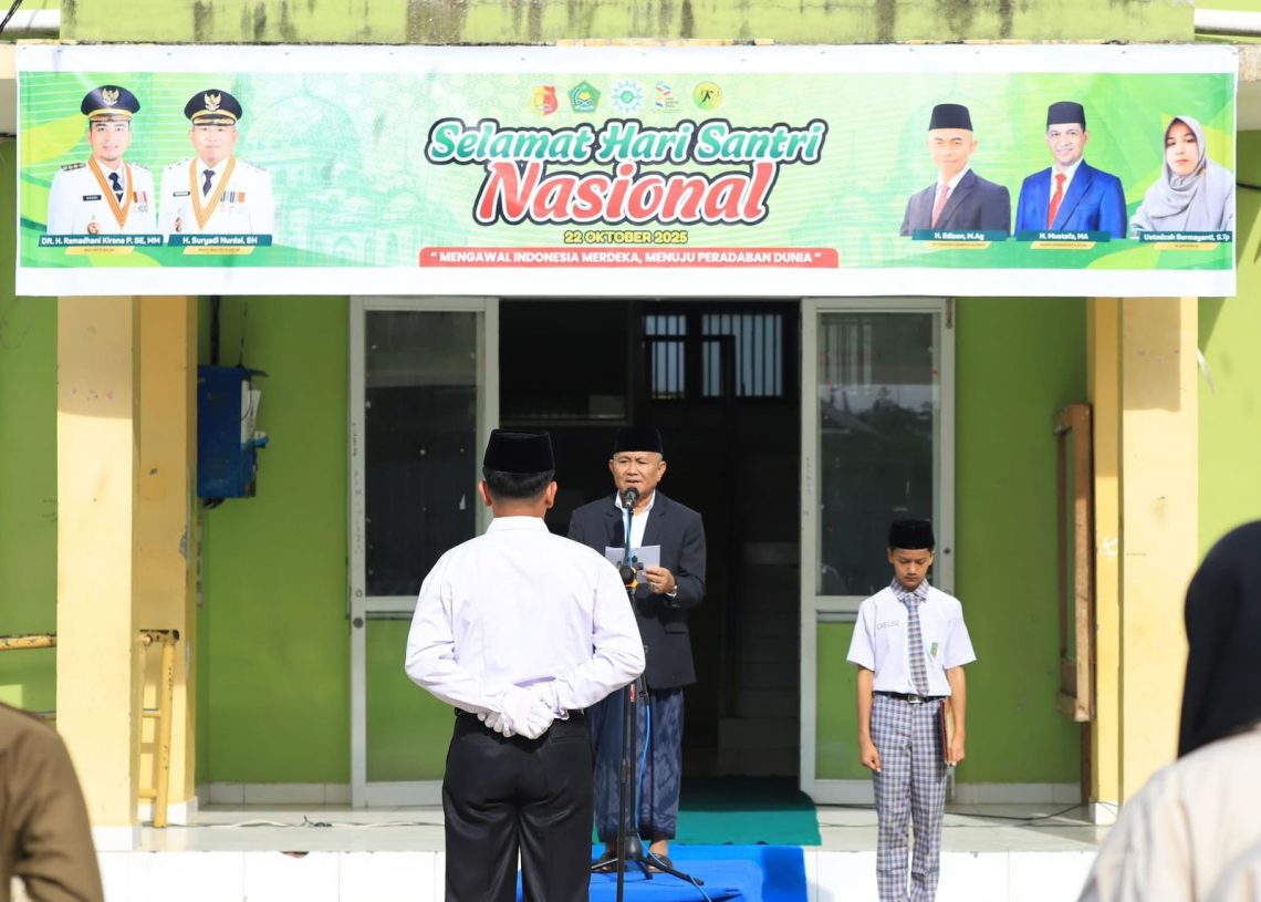 Wawako Suryadi Nurdal Jadi Inspektur Upacara Hari Santri 2025 di Ponpes Al Mumtaz Muhammadiyah