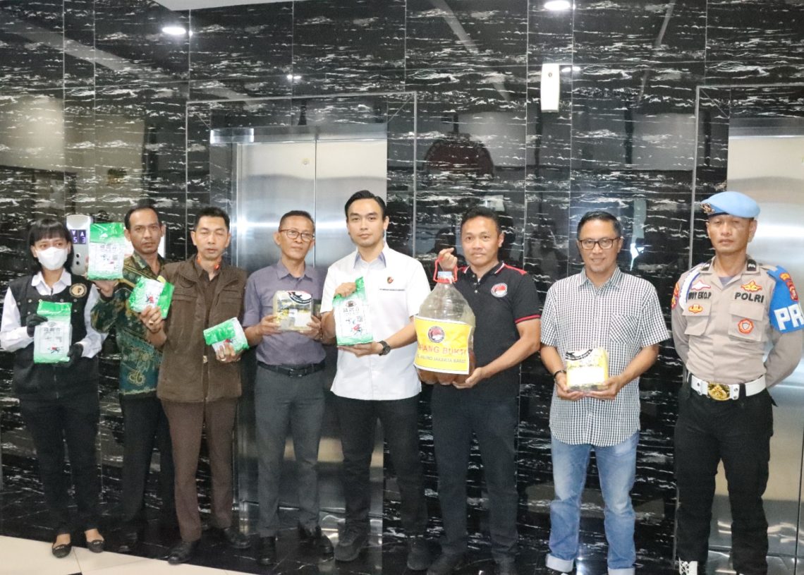 Polres Metro Jakarta Barat Musnahkan Barang Bukti Narkoba dari 5 Kasus, 8 Pelaku Termasuk WNA Asal Iran Diamankan