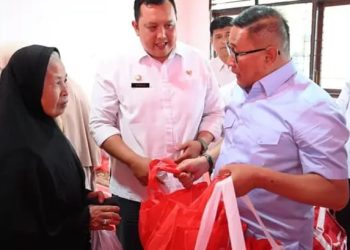 Wako Ramlan Serahkan Bantuan untuk Korban Kebakaran di Kelurahan Birugo