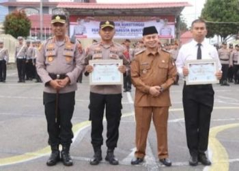 Atas Dedikasi 33 Personel Polresta Bukittinggi Latih Paskibraka HUT RI ke-80, Pemko Beri Penghargaan