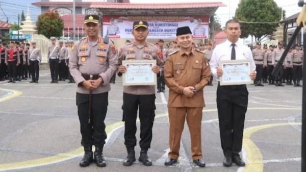 Atas Dedikasi 33 Personel Polresta Bukittinggi Latih Paskibraka HUT RI ke-80, Pemko Beri Penghargaan