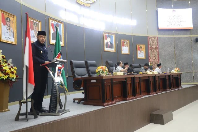 Wali Kota Padang Sampaikan Jawaban atas Pandangan Fraksi Terkait RAPBD TA 2026