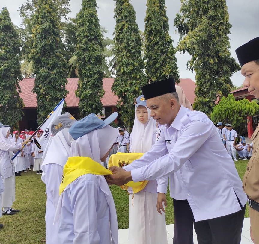 PMI Padang Pariaman Kukuhkan PMR Wira SMAN 1 VII Koto, Tanamkan Semangat Kemanusiaan dan Siaga Bencana