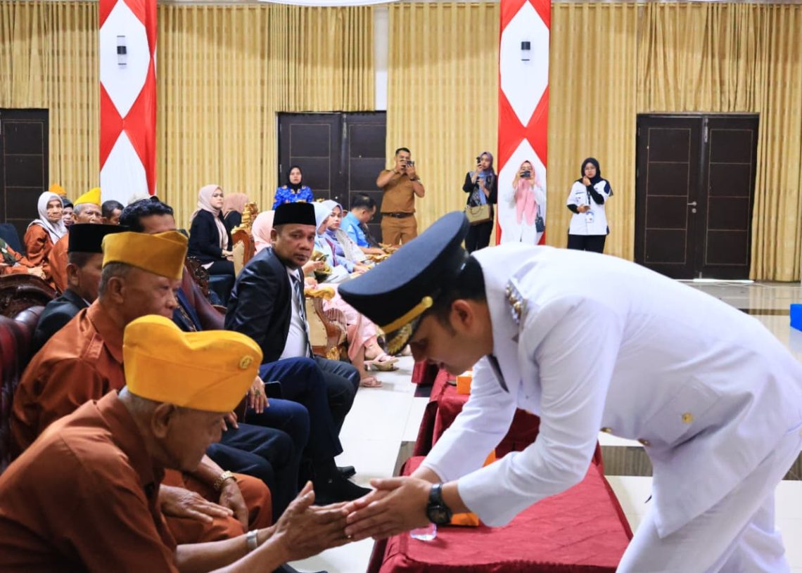 Momentum Hari Pahlawan, Pemkab Beri Tali Asih kepada Legiun Veteran Padang Pariaman