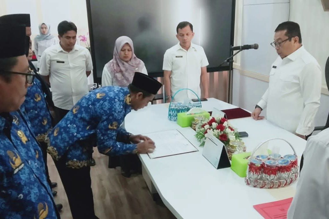 Penjabat Sekda Dharmasraya Lantik Lima Pejabat Administrator