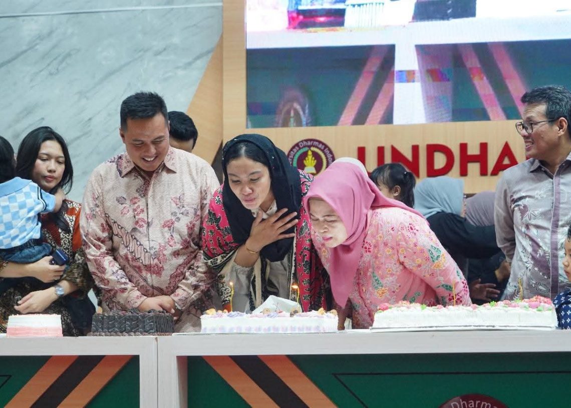Malam Penuh Syukur di Auditorium Dara Jingga, Bupati Annisa Hadiri HUT Undhari