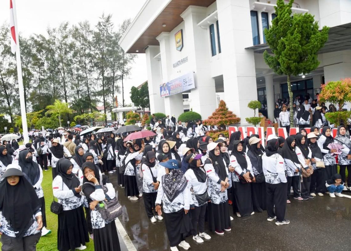 Ribuan Guru Meriahkan Jalan Sehat PGRI Kota Pariaman