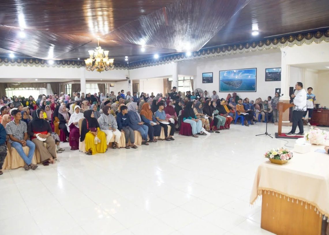 Kemensos Salurkan BLTS Kesra Pertama di Kota Pariaman, Total Dana Capai Rp8,2 Miliar