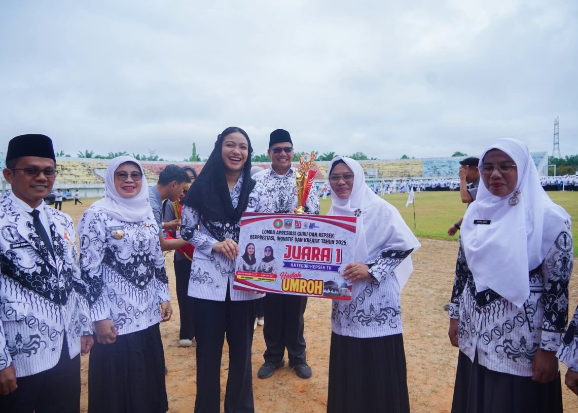 Hadiah HGN dari Bupati dan Wabup, Enam Guru dan Kepsek Terbaik Dharmasraya Akan Berangkat Umroh