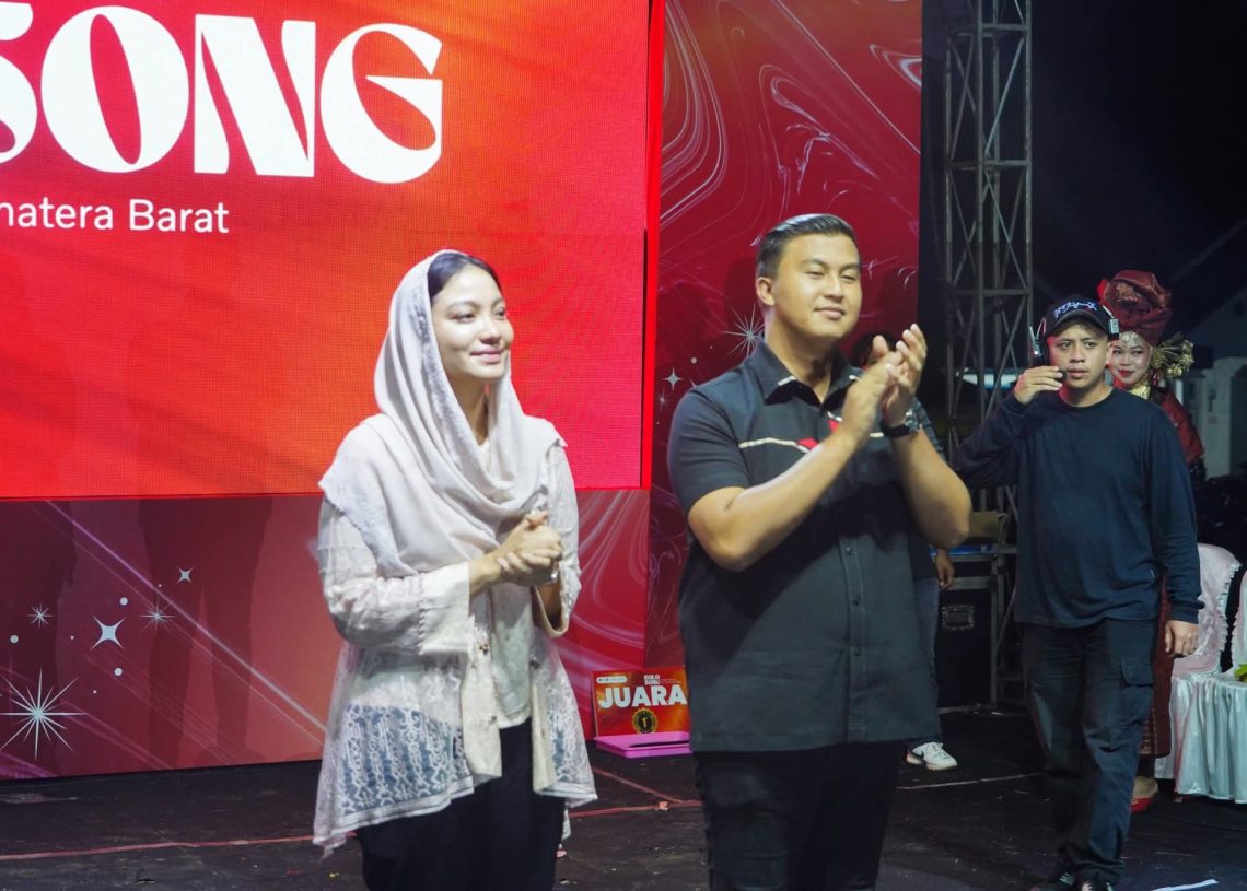 Bupati dan Wabup Apresiasi Pasar Ekraf dan Lomba Solo Song Sungai Rumbai